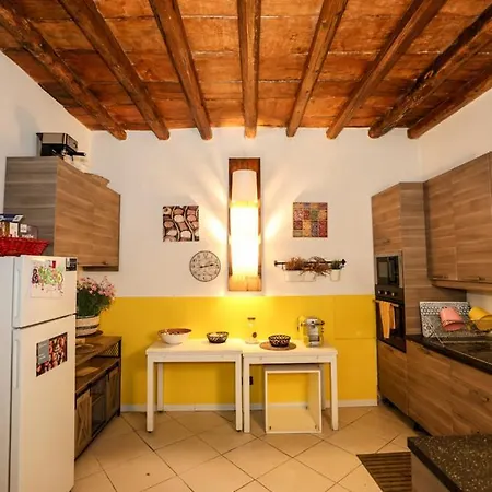 Ai Tintori 4* פלרמו